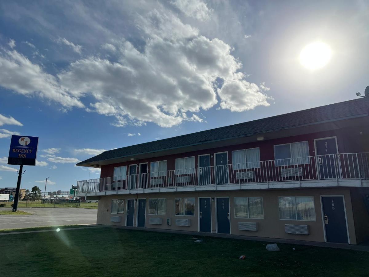 Regency Inn Tulsa Oakhurst Exterior photo