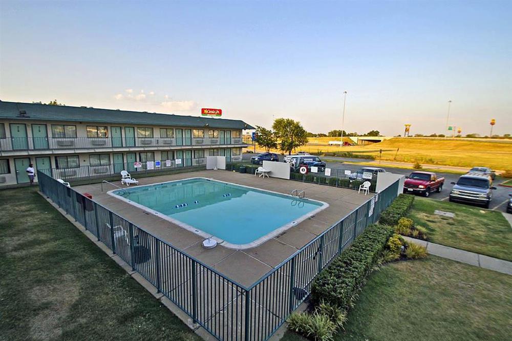 Regency Inn Tulsa Oakhurst Facilities photo