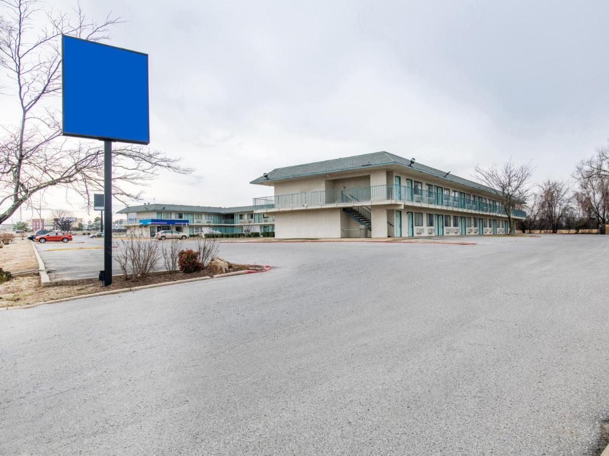 Regency Inn Tulsa Oakhurst Exterior photo